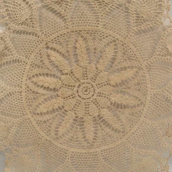 VINTAGE DOILIE✨ - Picture 3 of 5